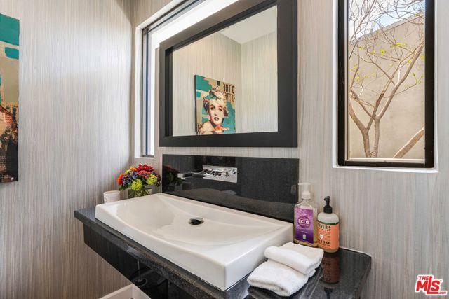 1441 Summitridge Drive, Beverly Hills, CA 90210