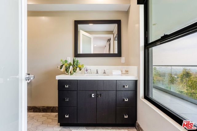 1441 Summitridge Drive, Beverly Hills, CA 90210