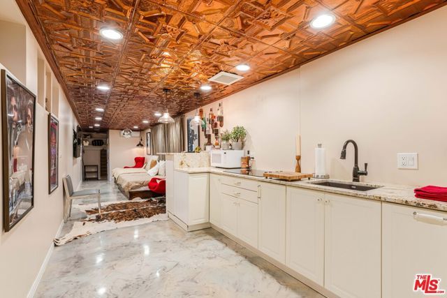 1441 Summitridge Drive, Beverly Hills, CA 90210