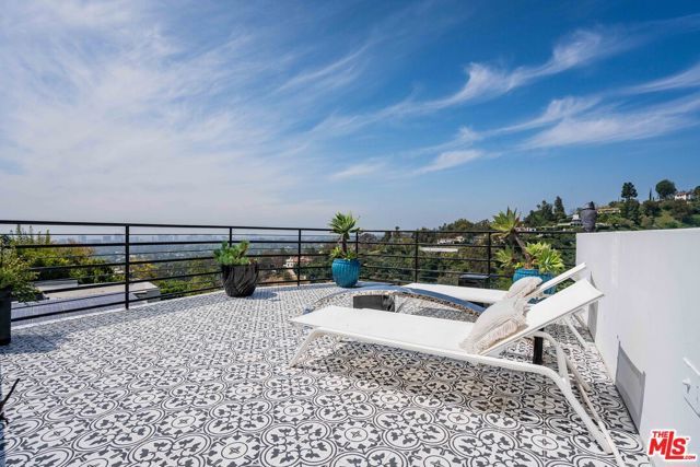 1441 Summitridge Drive, Beverly Hills, CA 90210