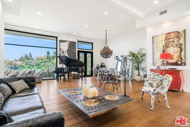 1441 Summitridge Drive, Beverly Hills, CA 90210