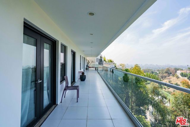 1441 Summitridge Drive, Beverly Hills, CA 90210