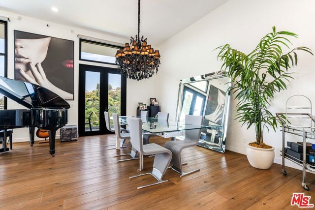 1441 Summitridge Drive, Beverly Hills, CA 90210