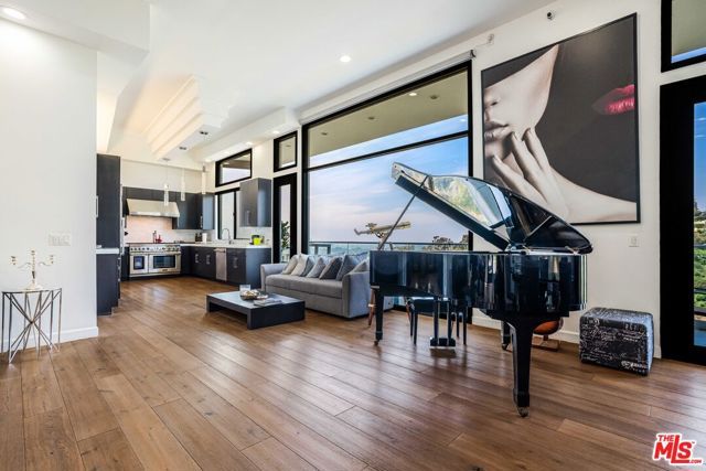 1441 Summitridge Drive, Beverly Hills, CA 90210