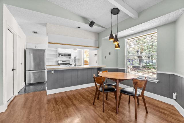 1906 Parkside LN, Austin, TX 78745