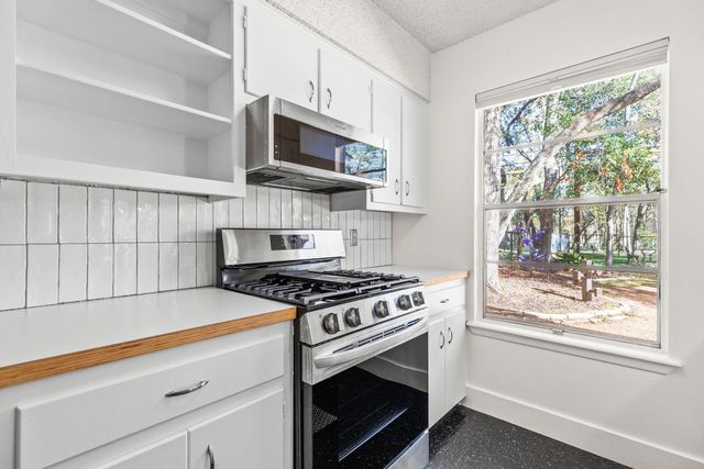 1906 Parkside LN, Austin, TX 78745