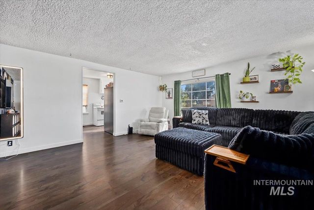 166 Carney St, Twin Falls, ID 83301