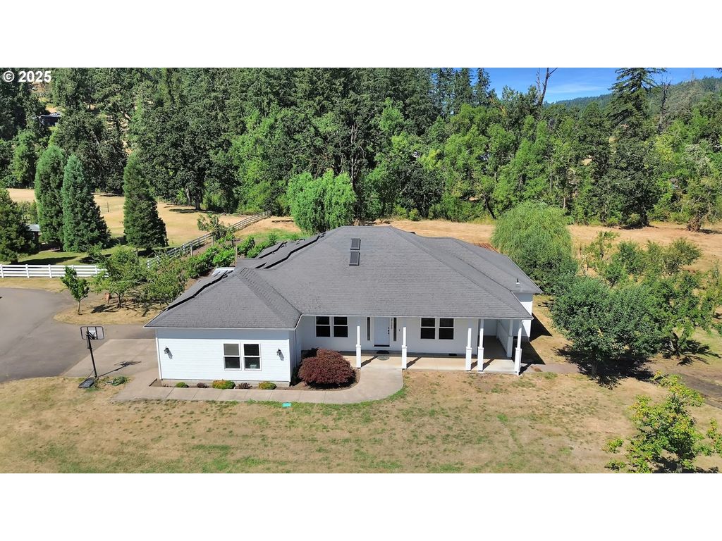 37362 CAMP CREEK Rd, Springfield, OR 97478