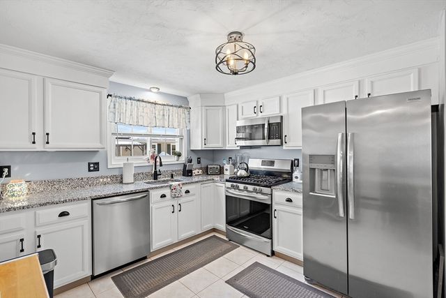 58 Brookbend Way E 58, East Bridgewater, MA 02333