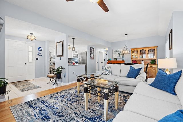 58 Brookbend Way E 58, East Bridgewater, MA 02333