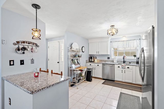 58 Brookbend Way E 58, East Bridgewater, MA 02333