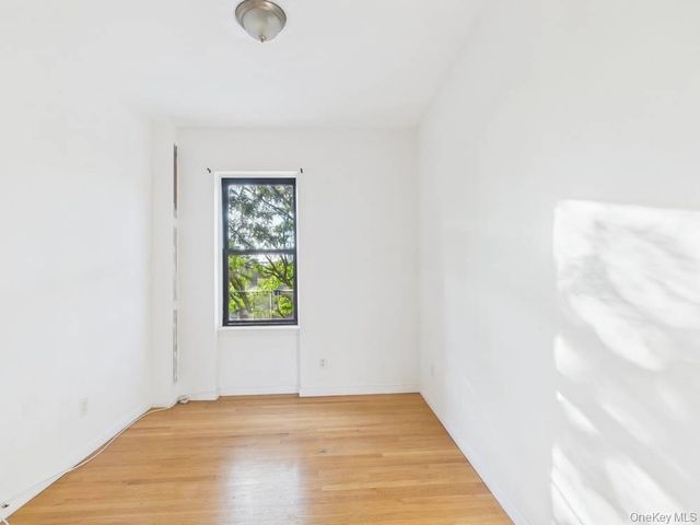 21-37 33rd street 3D, Astoria, NY 11105