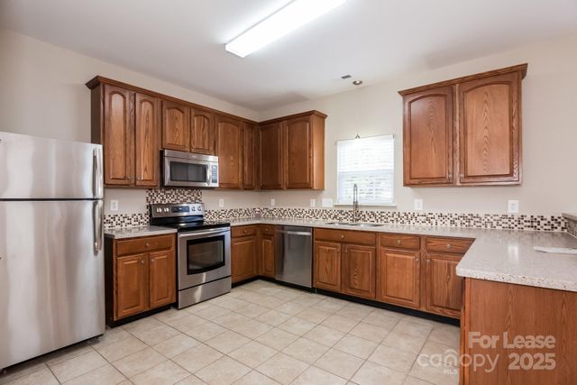 10209 Fairbourne Court, Charlotte, NC 28269