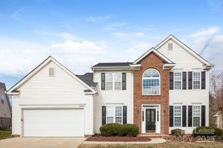 10209 Fairbourne Court, Charlotte, NC 28269