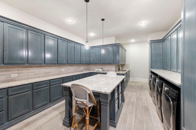 76 S Waterbridge Drive, Tomball, TX 77375