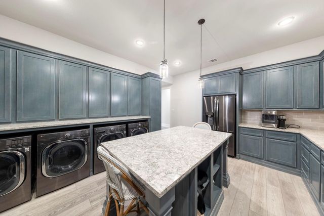 76 S Waterbridge Drive, Tomball, TX 77375