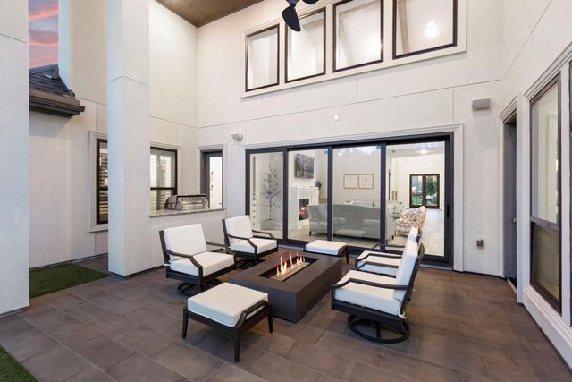 76 S Waterbridge Drive, Tomball, TX 77375
