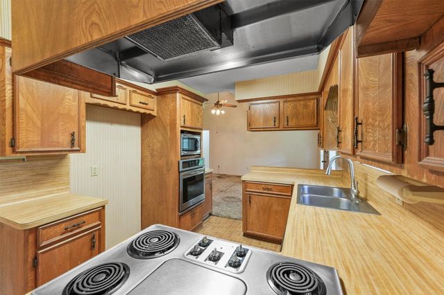 5103 Forest Trail, Baytown, TX 77521