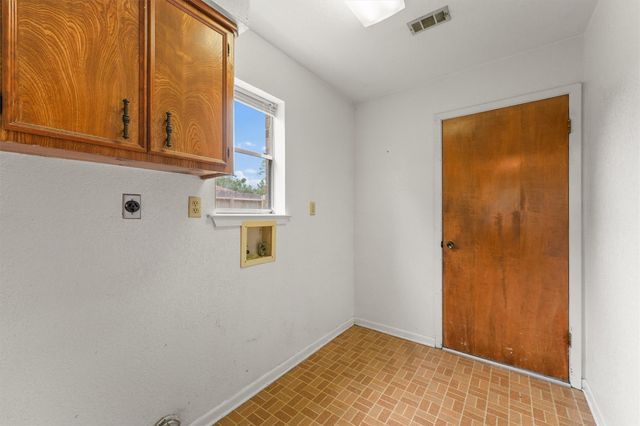 5103 Forest Trail, Baytown, TX 77521