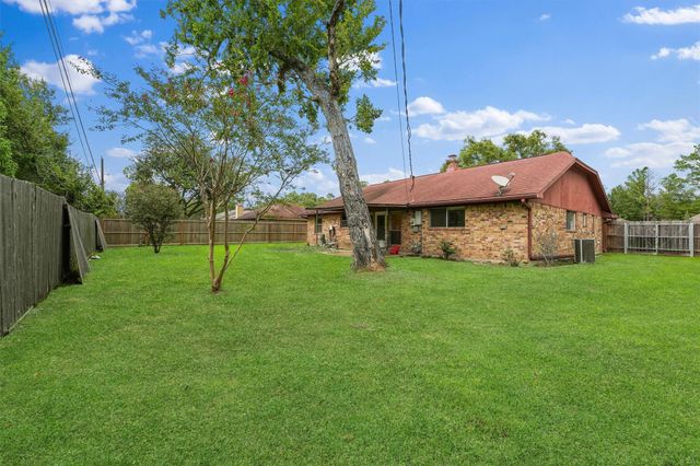 5103 Forest Trail, Baytown, TX 77521