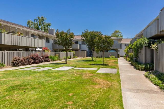255 S Rengstorff Avenue 58, Mountain View, CA 94040