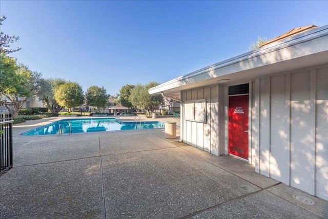 255 S Rengstorff Avenue 58, Mountain View, CA 94040