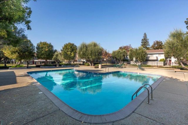 255 S Rengstorff Avenue 58, Mountain View, CA 94040