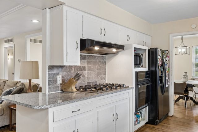 8049 Woodhue Road, Dallas, TX 75228