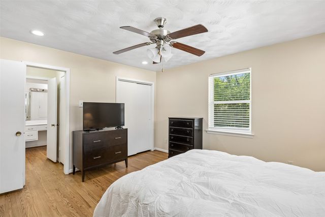 8049 Woodhue Road, Dallas, TX 75228