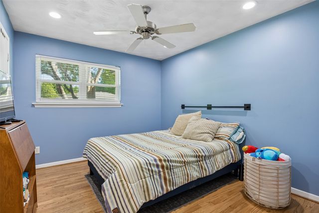 8049 Woodhue Road, Dallas, TX 75228