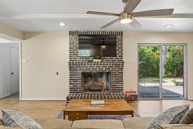 8049 Woodhue Road, Dallas, TX 75228