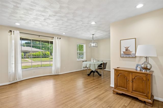 8049 Woodhue Road, Dallas, TX 75228