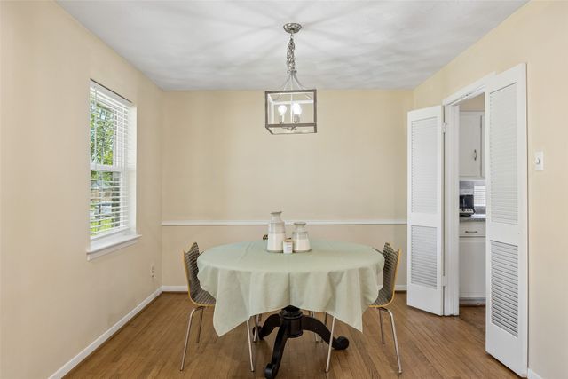 8049 Woodhue Road, Dallas, TX 75228