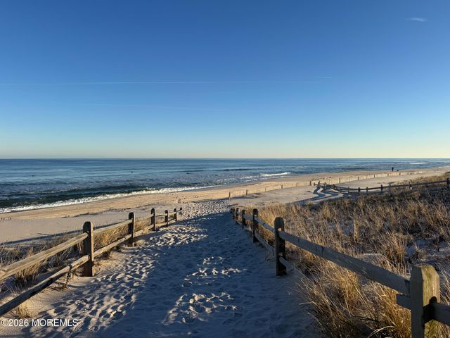 29 4th Avenue, Lavallette, NJ 08735