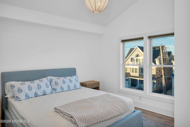 29 4th Avenue, Lavallette, NJ 08735