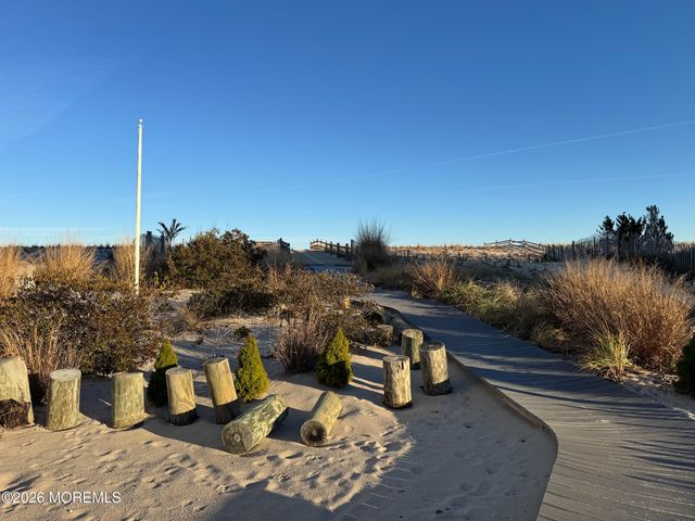 29 4th Avenue, Lavallette, NJ 08735
