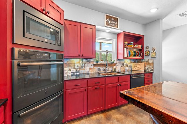 463 County Road 436, Thorndale, TX 76577