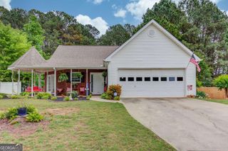 302 Greenleaf Court, Loganville, GA 30052