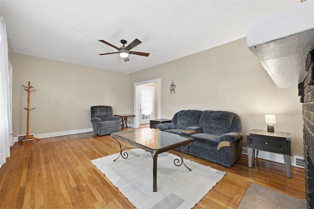 1037 Woodbourne Ave, Brookline, PA 15226