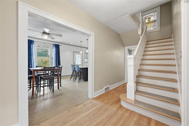 1037 Woodbourne Ave, Brookline, PA 15226