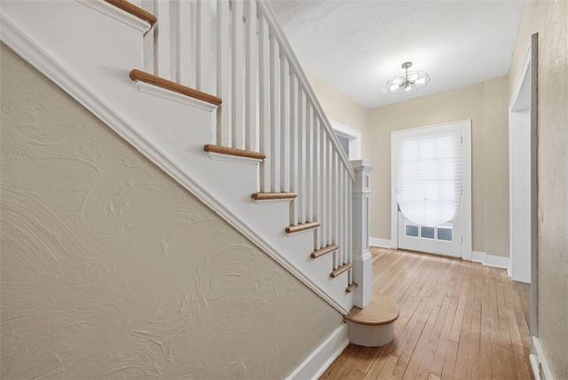 1037 Woodbourne Ave, Brookline, PA 15226