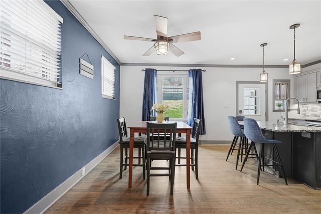 1037 Woodbourne Ave, Brookline, PA 15226