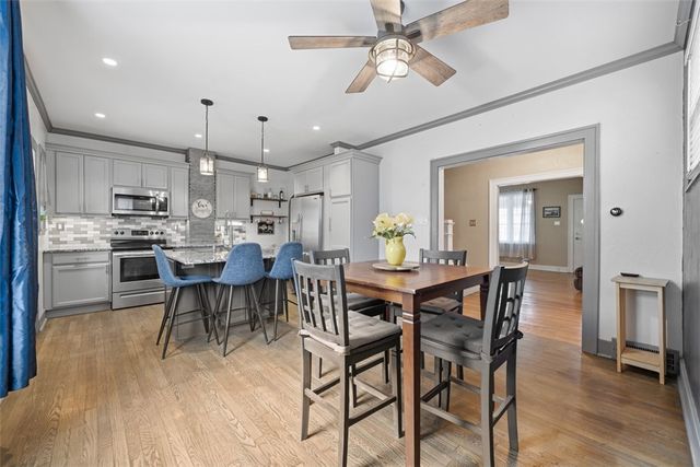 1037 Woodbourne Ave, Brookline, PA 15226