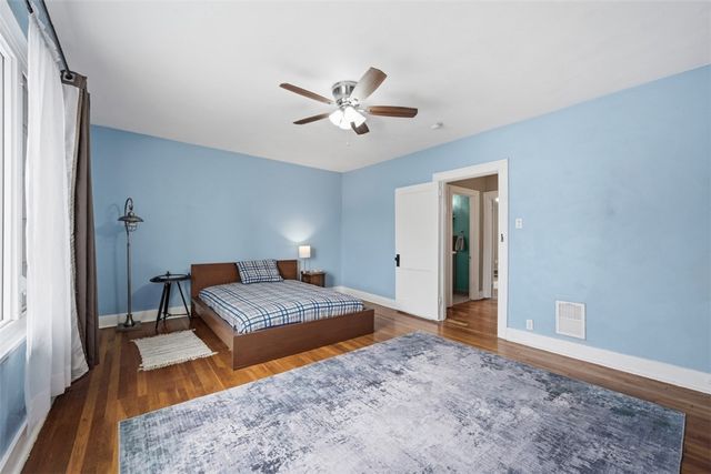 1037 Woodbourne Ave, Brookline, PA 15226