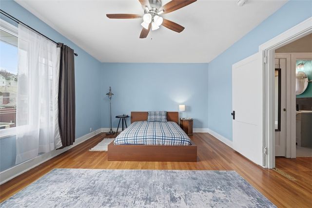 1037 Woodbourne Ave, Brookline, PA 15226