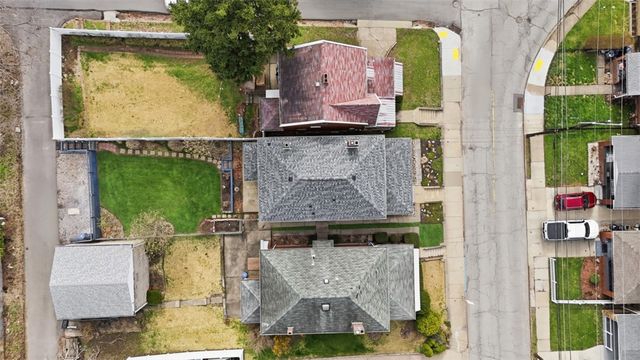 1037 Woodbourne Ave, Brookline, PA 15226