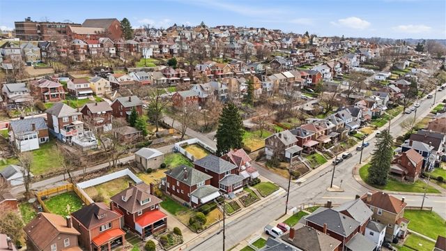 1037 Woodbourne Ave, Brookline, PA 15226