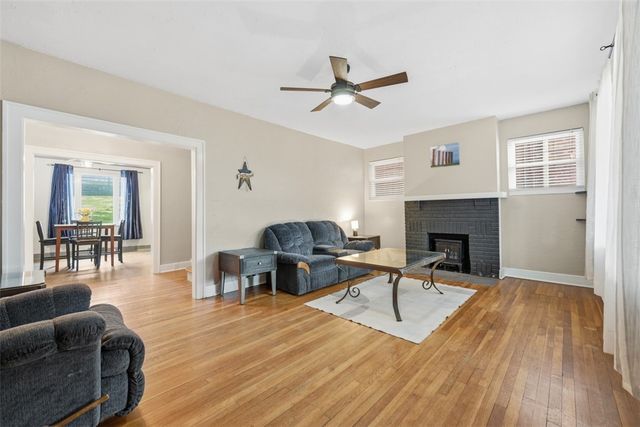 1037 Woodbourne Ave, Brookline, PA 15226