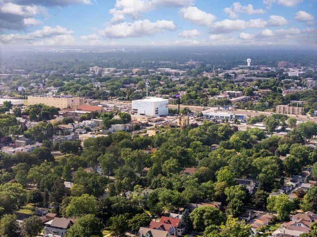 7011 Roosevelt Road, Berwyn, IL 60402