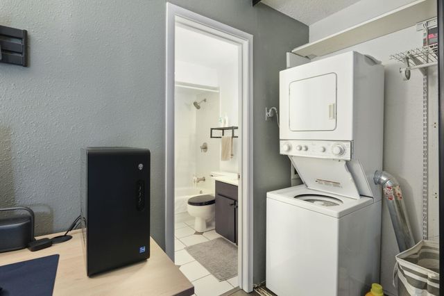 6910 Hart LN 912, Austin, TX 78731